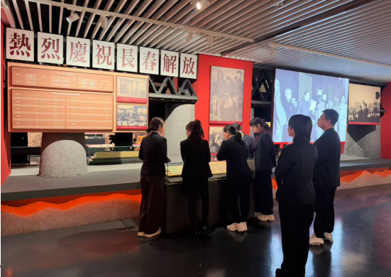 重温百年奋斗史 笃行实干担使命